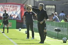 Tras el escándalo de Gariano y el VAR en la cancha de Barracas, Frank Darío Kudelka dejó de ser el DT de Huracán.