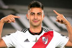 El Pity Martínez posó con la histórica camiseta de Madrid en su vuelta. Foto: River Plate El Pity Martínez posó con la histórica camiseta de Madrid en su vuelta. Foto: River Plate