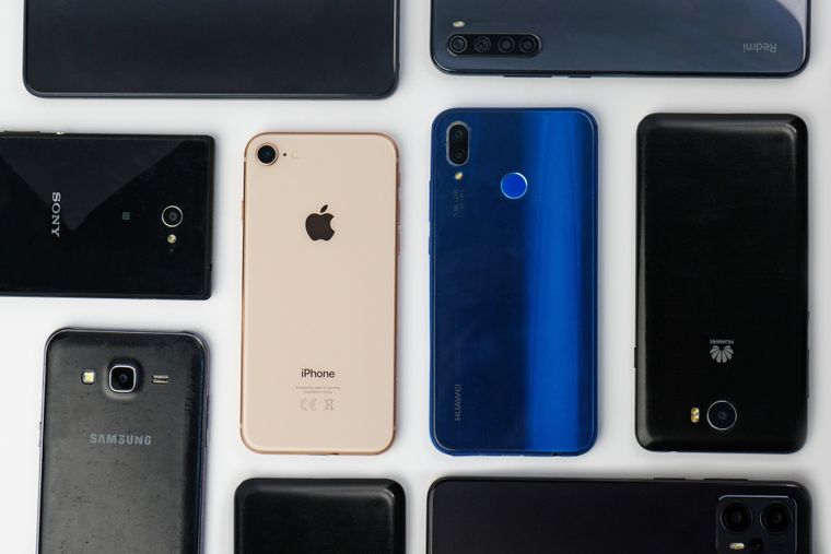 Samsung, Motorola e iPhone: las marcas que se disputan el mercado de celulares en Argentina.