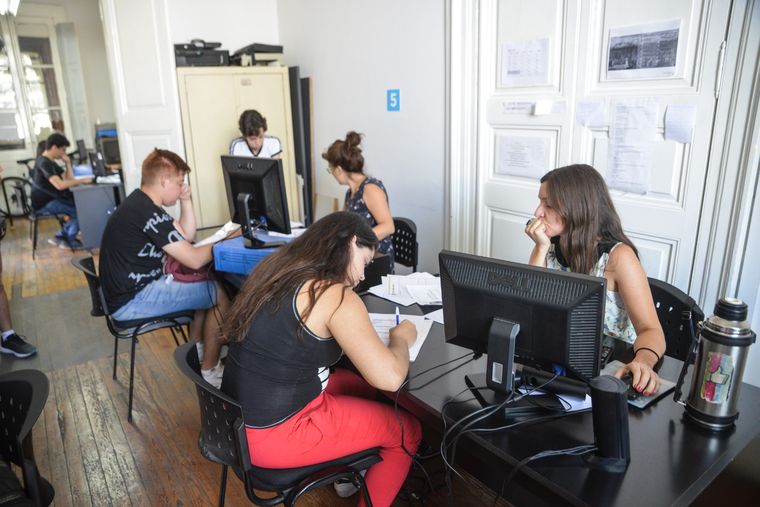 Los jóvenes son más propensos a buscar nuevos empleos, en un contexto laboral complejo. Foto: Ciudad de Mendoza