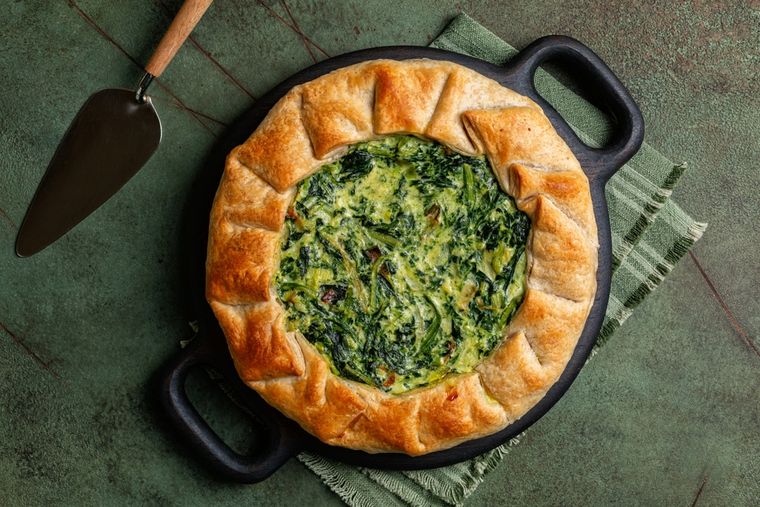 Esta receta de tarta de espinaca y ricota se puede preparar con anticipación y congelar, manteniendo su sabor y textura tras recalentarla. Esta receta de tarta de espinaca y ricota se puede preparar con anticipación y congelar, manteniendo su sabor y textura tras recalentarla.