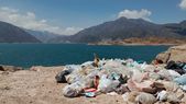 Las montañas de basura están en Potrerillos desde hace semanas. Las montañas de basura están en Potrerillos desde hace semanas.