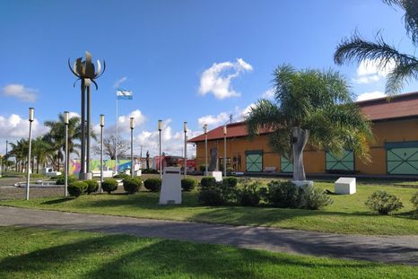 El carnaval y la peregrinación convierten a Hasenkamp en un pueblo vibrante, lleno de color y tradiciones, en el este de Entre Ríos. El carnaval y la peregrinación convierten a Hasenkamp en un pueblo vibrante, lleno de color y tradiciones, en el este de Entre Ríos.
