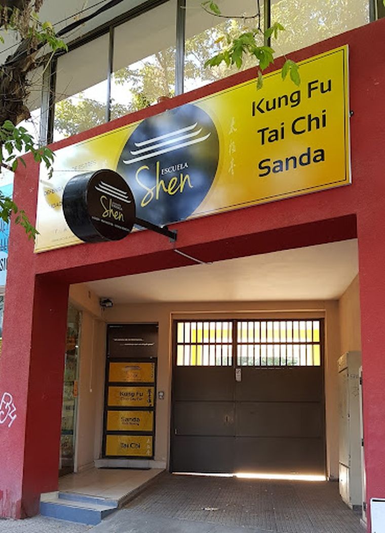La escuela en donde habrían ocurrido los abusos por parte del profesor detenido Foto: Google Fotos
