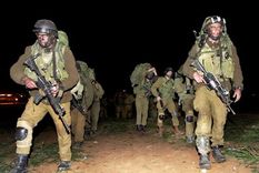 Las tropas de Israel no detienen sus disparos contra la población de Gaza. Foto: Efe