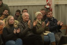 Funcionarios y un representante de la iglesia, en primera fila.&nbsp;