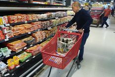 El impulso que tuvieron los precios de los alimentos en los últimos meses fue determinante para que la inflación general se disparara a niveles no vistos en tres décadas. Foto: NA