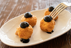 Receta tradicional de croquetas de tinta de calamar