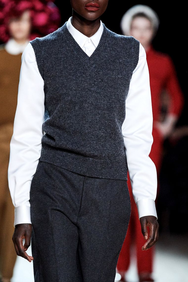 Los chalecos son ideales para hombres y mujeres. Son la tendencia 2022. Foto: Vogue