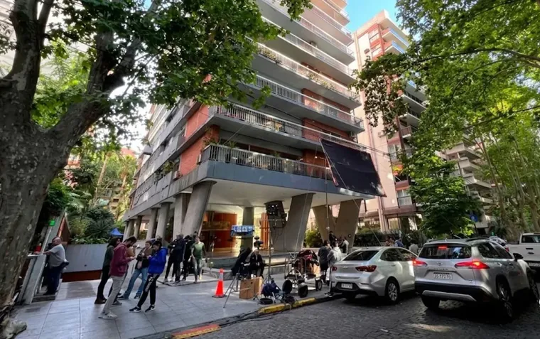 El edificio ubicado en Arribeños 1630 se consolidó como una parada obligada para los seguidores de la serie. El edificio ubicado en Arribeños 1630 se consolidó como una parada obligada para los seguidores de la serie.