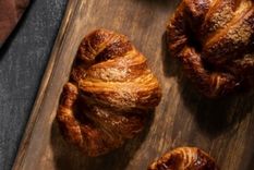 Una delicia para el mate: aprendé a hacer medialunas de canela en casa Foto: Freepik