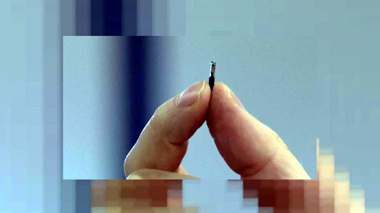 El microchip de la empresa sueca. Foto: Euronews.