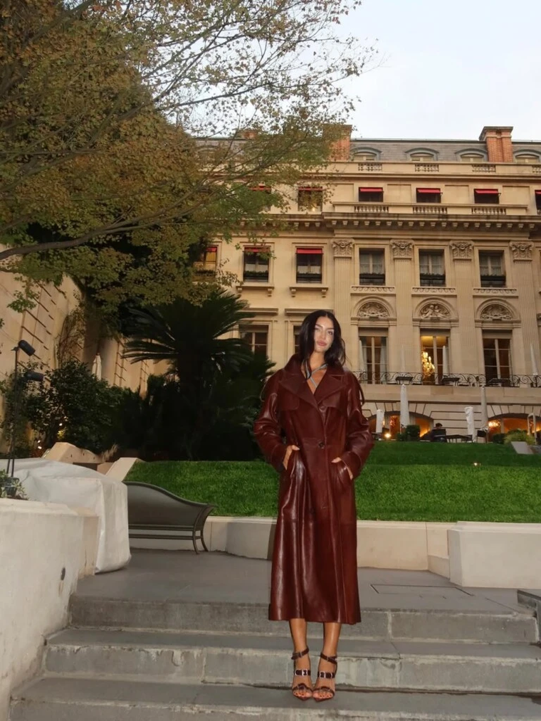 Un abrigo versátil que desplaza al negro esta temporada. Un abrigo versátil que desplaza al negro esta temporada.