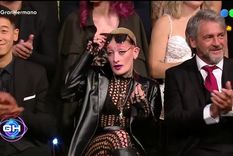 Juliana Scaglione tuvo una polémica actitud cuando le entregaron un premio. Foto: Captura de pantalla Youtube Gran Hermano Argentina.