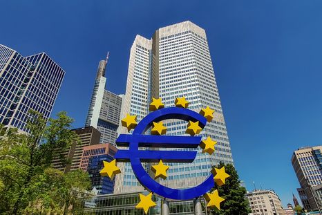 El Banco Central Europeo ve una economía debilitada, alejándose del rebrote inflacionario, lo que profundiza la baja de las tasas de interés. Foto: shutterstock