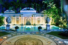 Versace Versace adquirió esta propiedad en 1992 por 2.95 millones de dólares Foto: Booking.com