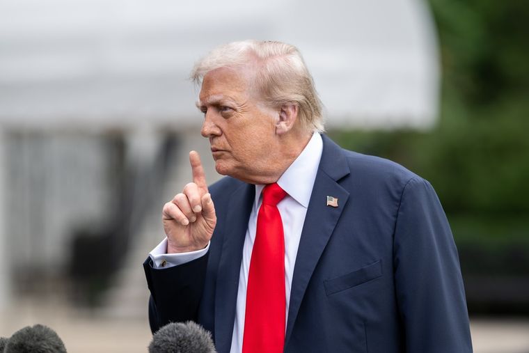 Donald Trump redobló su amenaza a Irán ante la presencia de minas en el Estrecho de Ormuz.