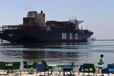 El Ever Given ha estado varado en un lago del Canal a la espera de que se resolviera la disputa legal. Foto: GETTY IMAGES