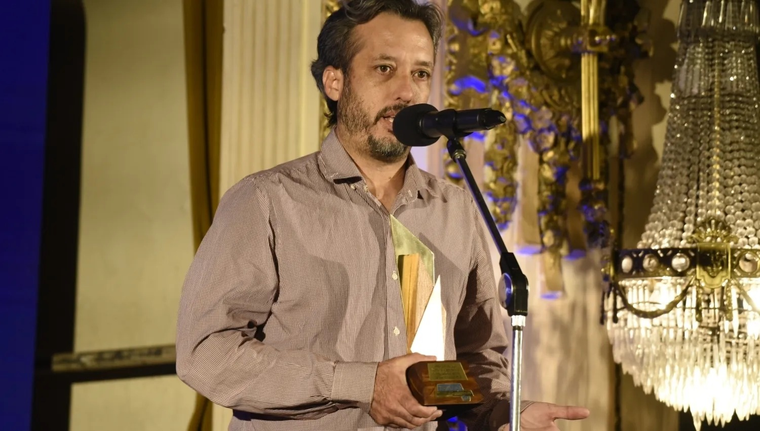 Pablo Icardi fue galardonado por FOPEA por su trabajo de investigación