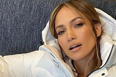 Jennifer López con el abrigo puffer tendencia de la temporada. Foto: Instagram