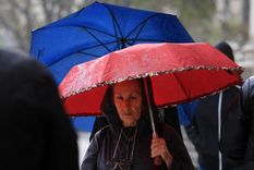 Hay que preparar los paraguas porque se vienen fuertes lluvias en Buenos Aires. Foto: NA Hay que preparar los paraguas porque se vienen fuertes lluvias en Buenos Aires. Foto: NA