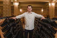 Adriano Miolo es el CEO de Grupo Miolo, el gigante vitivinícola de Brasil que desembarcó en Mendoza con la compra de la bodega Renacer. Adriano Miolo es el CEO de Grupo Miolo, el gigante vitivinícola de Brasil que desembarcó en Mendoza con la compra de la bodega Renacer.