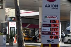 Empresas y automovilistas particulares buscan cómo ahorrar en la carga de combustibles y defender el bolsillo del golpe inflacionario. Foto: ALF PONCE MERCADO / MDZ