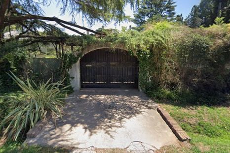 Efectivos policiales se presentaron en la casa de Carlos Alberto Solari de manera preventiva. No se esperan incidentes. Efectivos policiales se presentaron en la casa de Carlos Alberto Solari de manera preventiva. No se esperan incidentes.