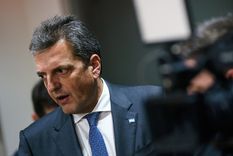 Sergio Massa debe enfrentar no solo a los opositores, sino también el fuego amigo Foto: EFE Sergio Massa debe enfrentar no solo a los opositores, sino también el fuego amigo Foto: EFE