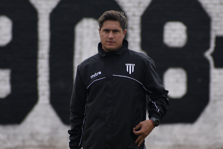 Ezequiel Medrán, DT del Lobo. Foto: Prensa Gimnasia