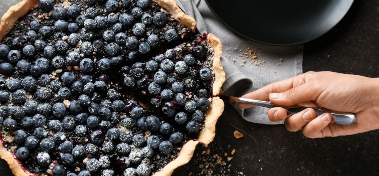 La receta de tarta de arándanos es muy popular en Estados Unidos, especialmente en verano, cuando los arándanos están en temporada. La receta de tarta de arándanos es muy popular en Estados Unidos, especialmente en verano, cuando los arándanos están en temporada.