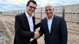 La llegada de 44 contenedores con paneles importados para parque fotovoltaico en San Luis refuerza su inauguración para diciembre de este año. La llegada de 44 contenedores con paneles importados para parque fotovoltaico en San Luis refuerza su inauguración para diciembre de este año.