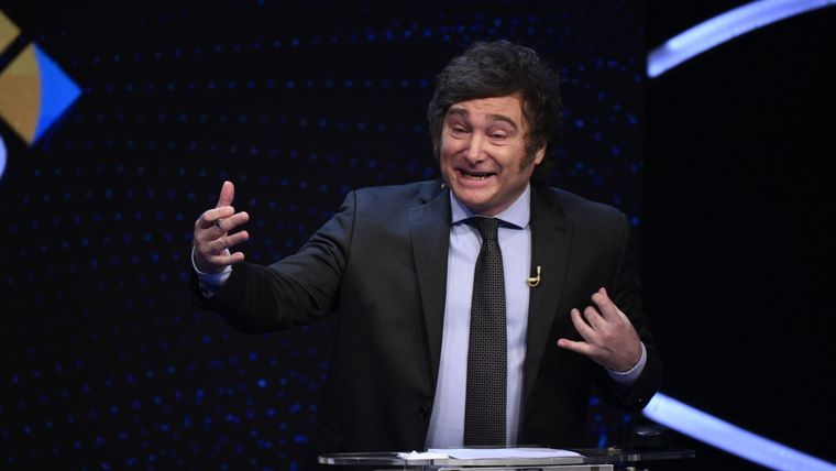 Javier Milei se fue al corte con el micrófono abierto Foto: EFE