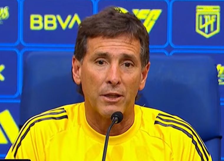 Después de la victoria ante Newells en la Bombonera, Claudio Úbeda respondió con cautela sobre el mercado de pases. Foto: captura de TV.&nbsp;