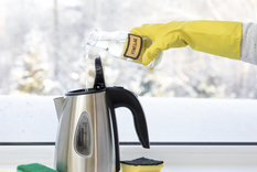 El activo de acidez del vinagre puede remover el sarro de los electrodomésticos Foto: Shutterstock