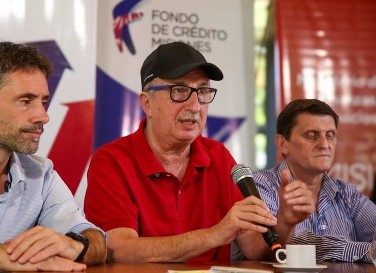 El gobernador de Misiones, Hugo Passalacqua, salió en defensa de los pequeños y medianos productores yerbateros. Foto: Gobierno de la provincia de Misiones