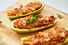 Receta de Zucchinis Rellenos con Carne y Queso Fundido, perfecta para conquistar a toda la familia.