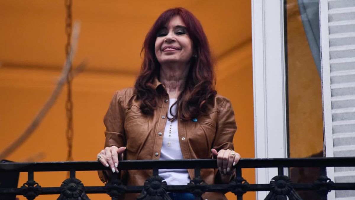 La chicana de CFK a Milei tras los dichos de Trump: "¡Argentinos, ya saben lo que hay que hacer!"