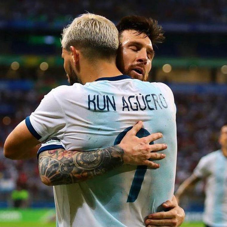 Messi y el Kun, grandes amigos Foto: Instagram @leomessi