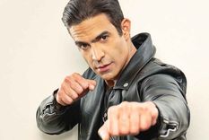 Juan Vidal salió repentinamente del reality show Los 50 de Telemundo.