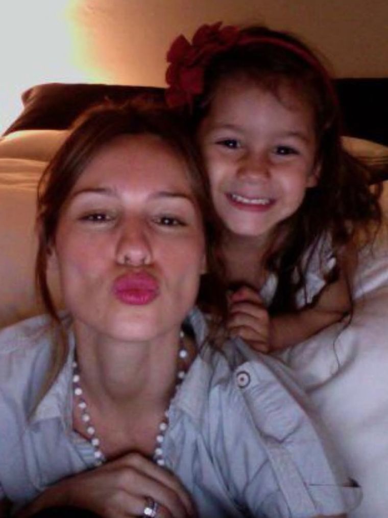 "Una princesa de cuento vestida de colores", así describió la modelo a su hija mayor en el emotivo texto. "Una princesa de cuento vestida de colores", así describió la modelo a su hija mayor en el emotivo texto.