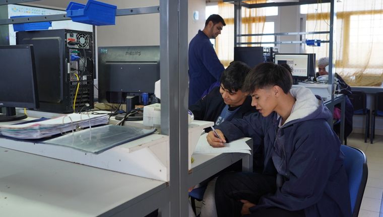 La normativa de la DGE suma a los docentes de escuelas técnicas. La normativa de la DGE suma a los docentes de escuelas técnicas.