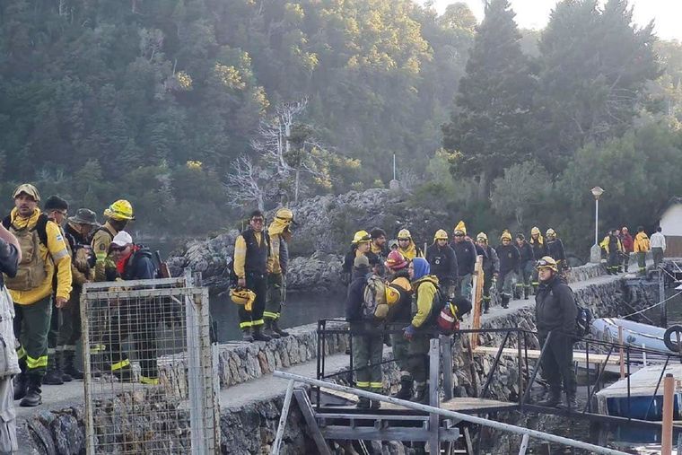 Avanza el fuego en el Parque Nacional Nahuel Huapi Foto: X