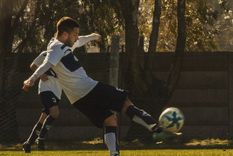 Martínez jugando para la primera de Deportivo Argentino de Pigüé Foto: Instagram Santiago Martínez