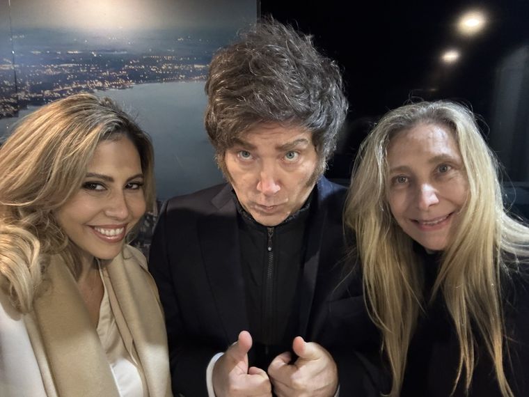 Javier y Karina Milei con la diputada Romina Diez