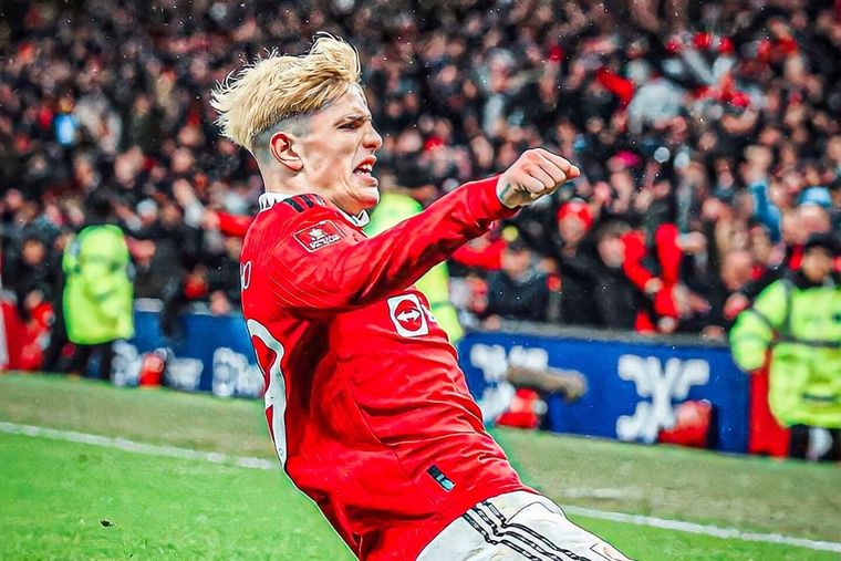 Garnacho, goleador y figura para el Manchester United.