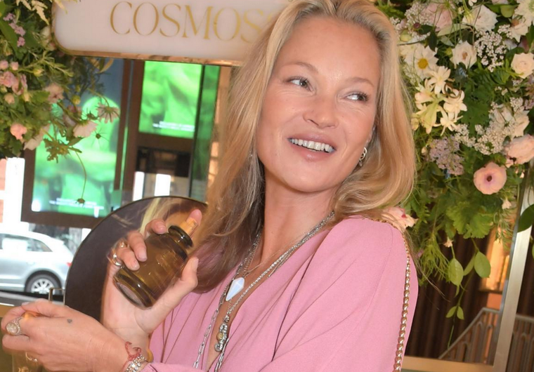 Pasa el tiempo y la icónica Kate Moss no deja de inspirarnos con prendas clásicas para todos los gustos. Foto: instagram: katemossagency