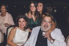 Jorge Lanata junto a sus hijas y su esposa. Foto: Archivo