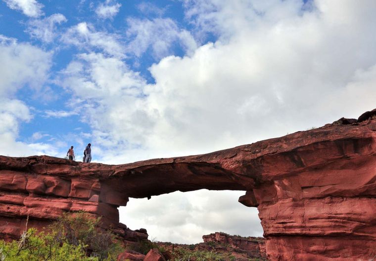 Formaciones únicas y paisajes colorados en la Reserva Provincial Los Colorados, uno de los imperdibles de La Rioja. Formaciones únicas y paisajes colorados en la Reserva Provincial Los Colorados, uno de los imperdibles de La Rioja.