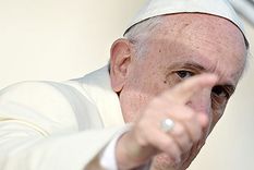 abusos: francisco pidio perdon, victimas argentinas reclaman algo mas